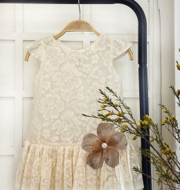  ĐẦM REN ĐUÔI CÁ ĐÍNH HOA Ở EO